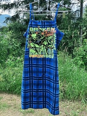 ✨️NWOT✨️ Broken Promises Blue Plaid Leash Graphic Tank Dress